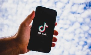 <strong>TikTok满血复活！重新上架谷歌应用商店后 又重返苹果App Store</strong>